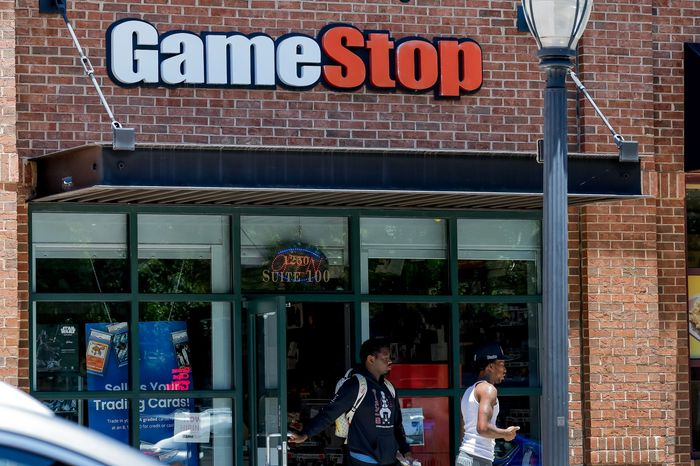 On Monday, GameStop shares fell significantly for the second time in a row, extending a downward trend.